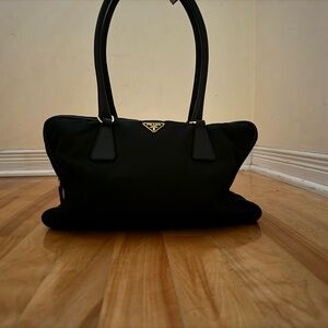 PRADA- SHOULDER BAG (BLACK)